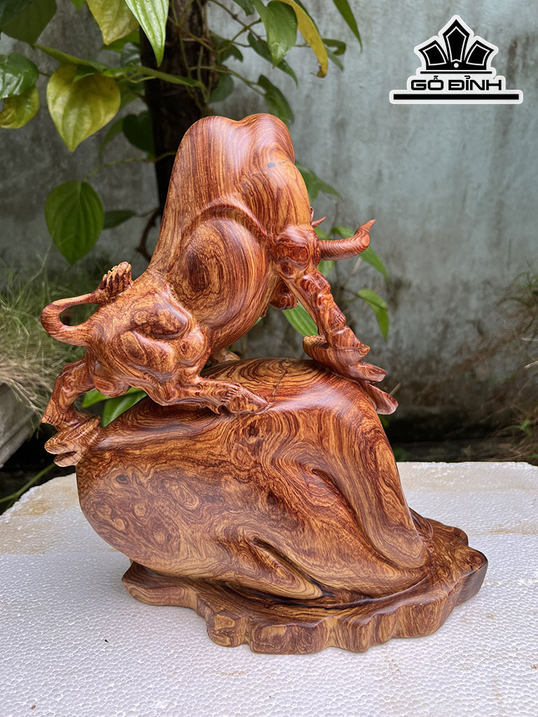 Tượng Bò Tót Gỗ Cẩm Cao 35 Ngang 28 Sâu 16 (cm)