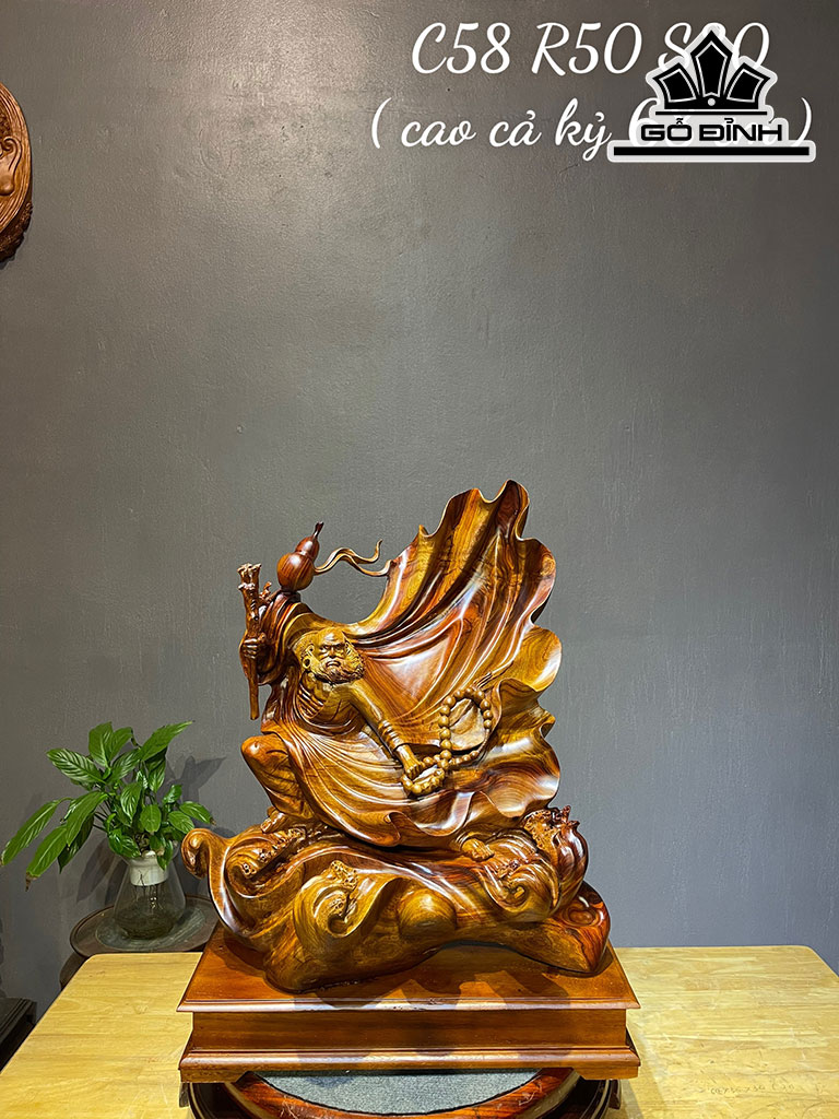 Tượng Đạt Ma Bay Gỗ Hương Cao 58 Ngang 50 Sâu 30 (cm)