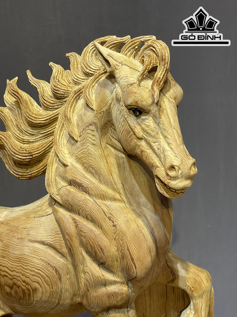 Tượng Ngựa Phong Thủy (Nhất Mã Phi Thiên) Gỗ Ngọc Am Cao 57 Ngang 36 Sâu 20 (cm)