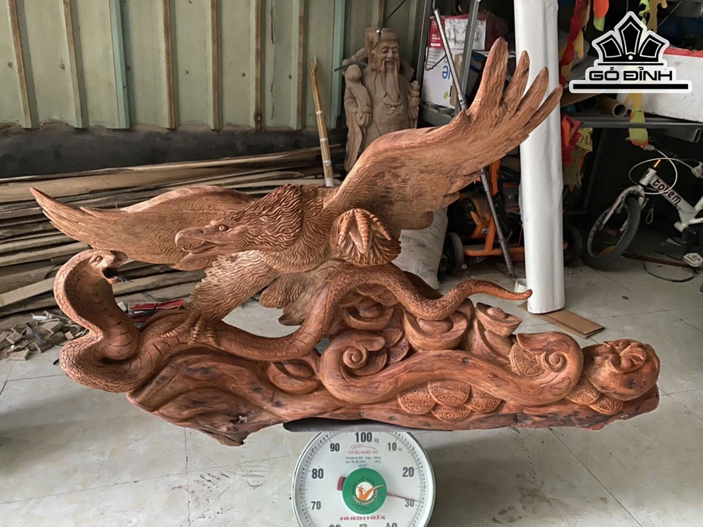 Tượng Đại Bàng Săn Mồi Gỗ Hương Cao 68 Ngang 106 Sâu 43 (cm)