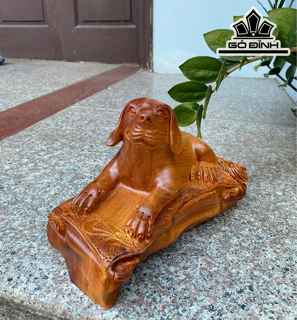 Tượng Chó Gỗ Hương Cao 16 Ngang 25 Sâu 12 (cm)