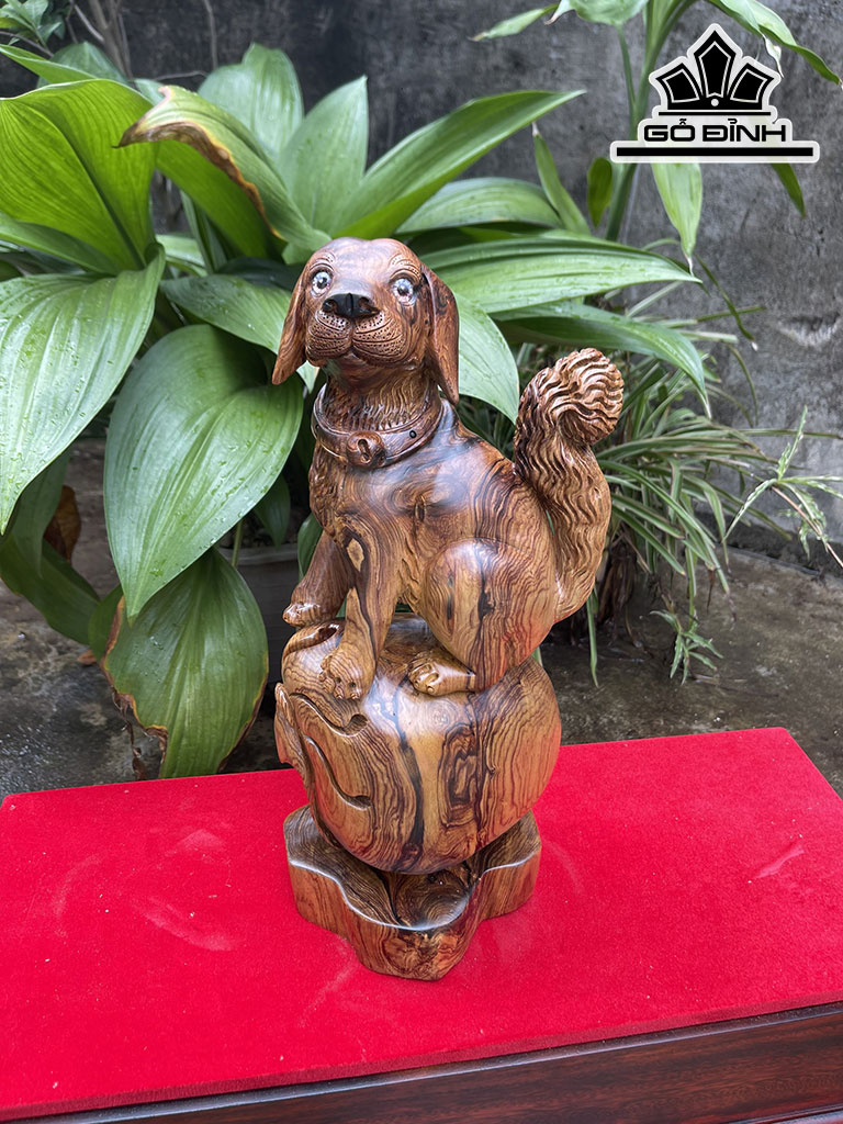 Tượng Chó Gỗ Cẩm Cao 40 Ngang 18 Sâu 12 (cm)