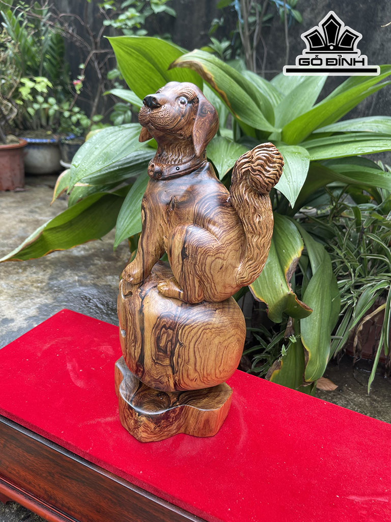 Tượng Chó Gỗ Cẩm Cao 40 Ngang 18 Sâu 12 (cm)