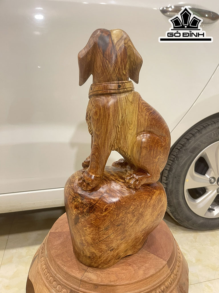 Tượng Chó Gỗ Cẩm Cao 44 Ngang 20 Sâu 17 (cm)