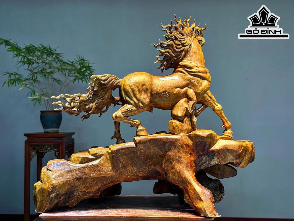 Tượng Ngựa Phong Thủy (Nhất Mã Phi Thiên) Gỗ Hương Cao 91 Ngang 103 Sâu 46 (cm)