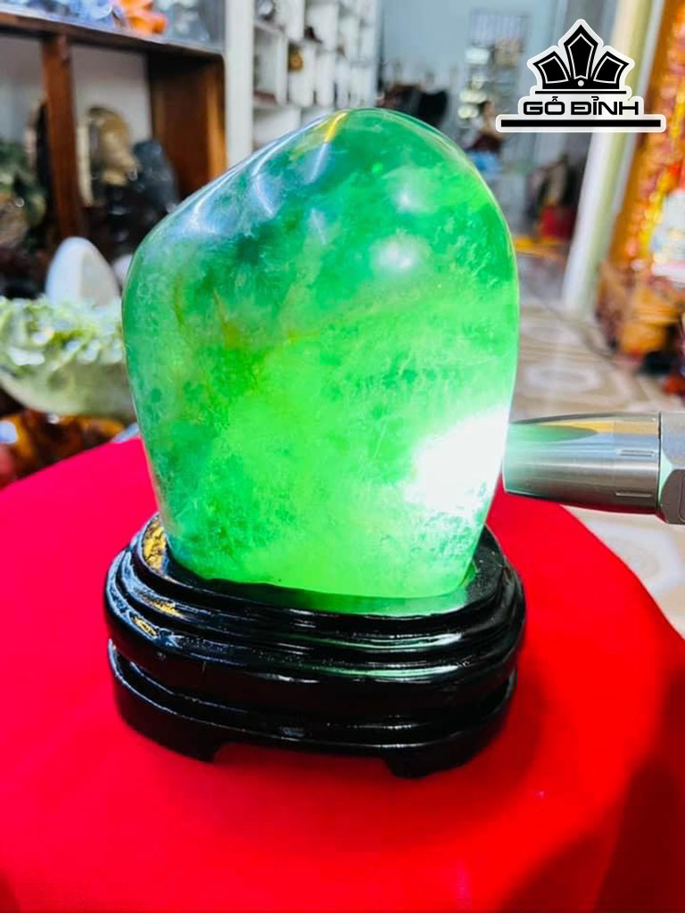 Tinh Thể Đá Flourite Cao 18 (cm) 2,4kg