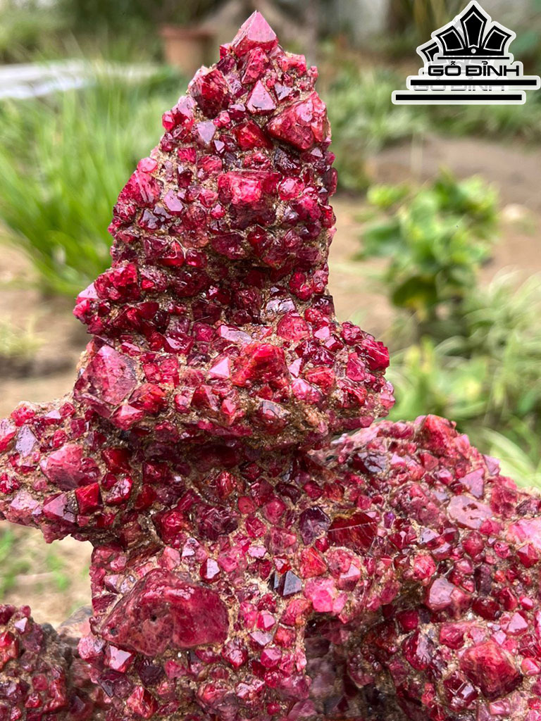 Tinh Thể Đá Ruby Lục Yên Cao 37 (cm) 4,4kg