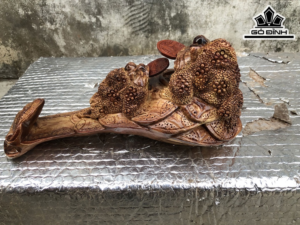 Tượng Tam Cóc Ngậm Tiền Gỗ Cẩm Cao 13 Ngang 40 Sâu 16 (cm)