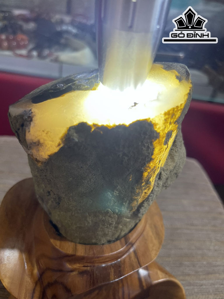 Tác Phẩm Gỗ Hóa Ngọc Cao 20 (cm) 1,5kg