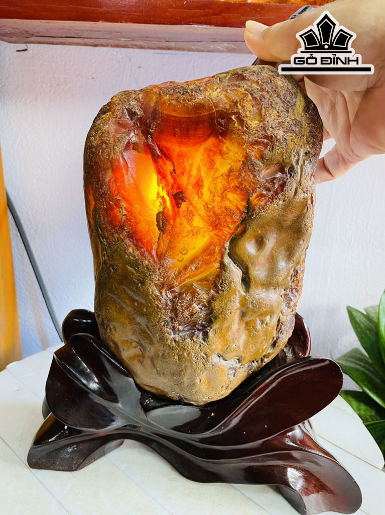 Tác Phẩm Đá Mã Não Cao 30 Ngang 15 (cm) 4,7kg