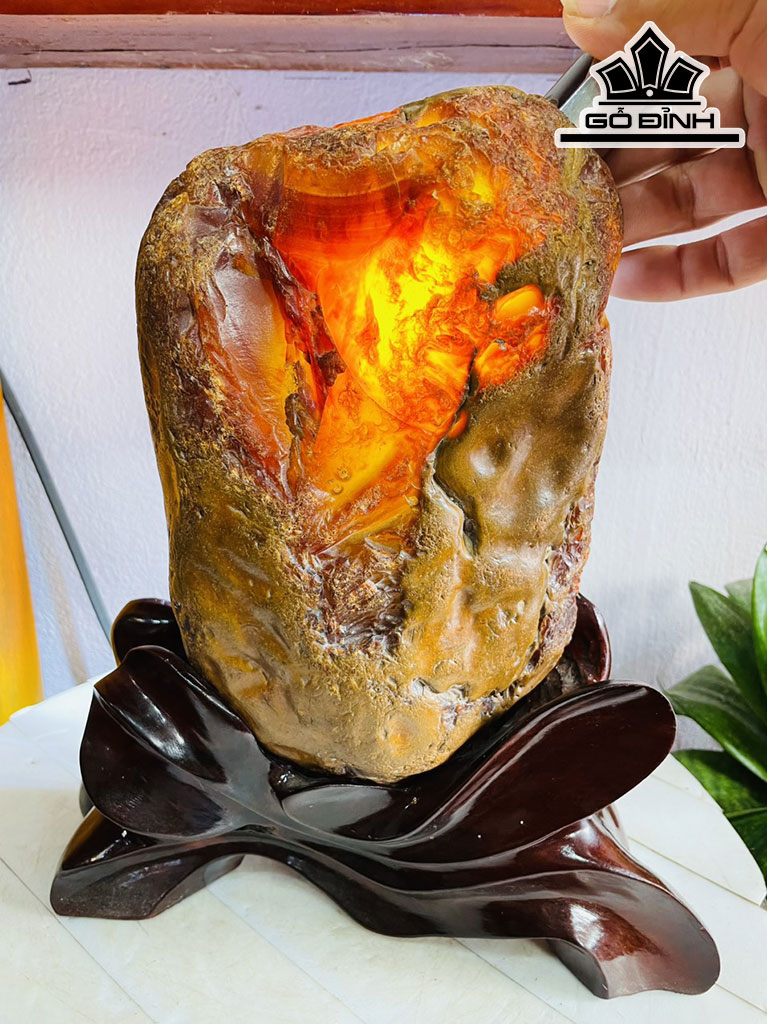 Tác Phẩm Đá Mã Não Cao 30 Ngang 15 (cm) 4,7kg