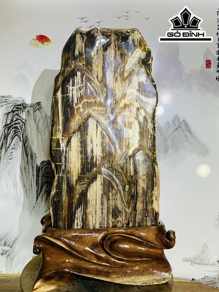 Tác Phẩm Gỗ Hóa Ngọc Cao 59 Ngang 32 (cm) 24,7kg