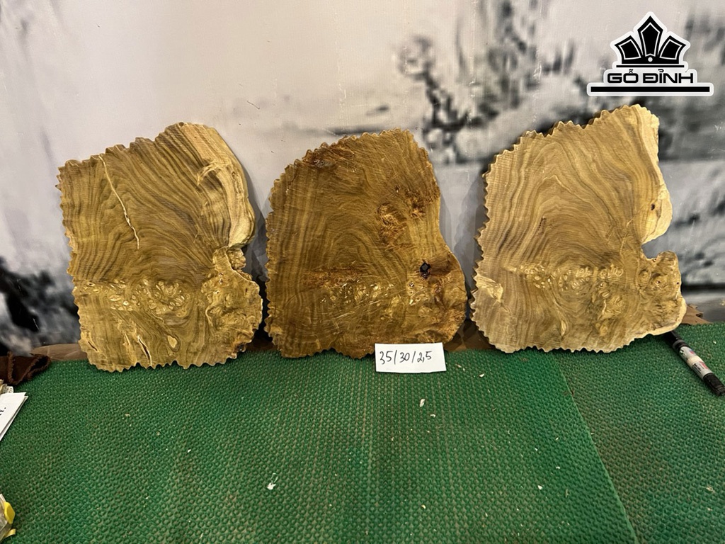 Tranh Tâm Trí Đức Gỗ Nu Nghiến Cao 35 Ngang 30 Sâu 2,5 (cm)