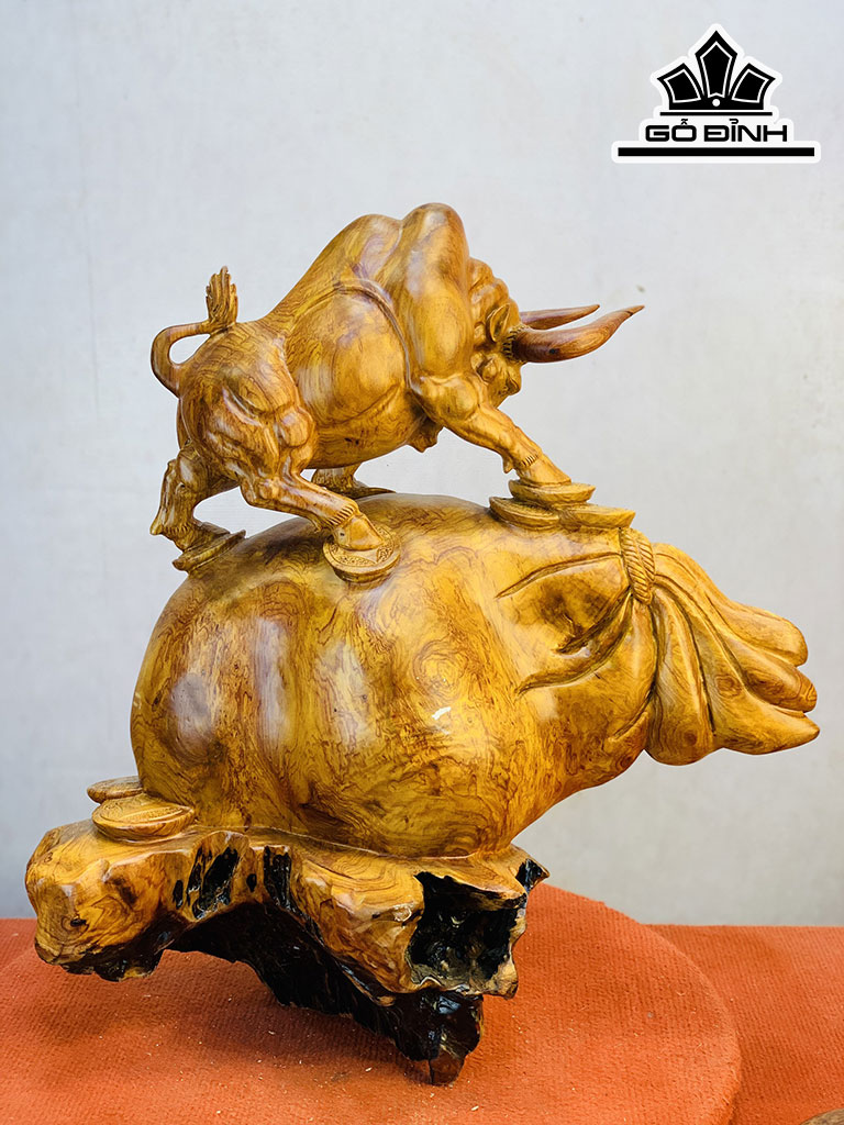 Tượng Bò Tót Gỗ Cẩm Cao 64 Ngang 60 Sâu 36 (cm)