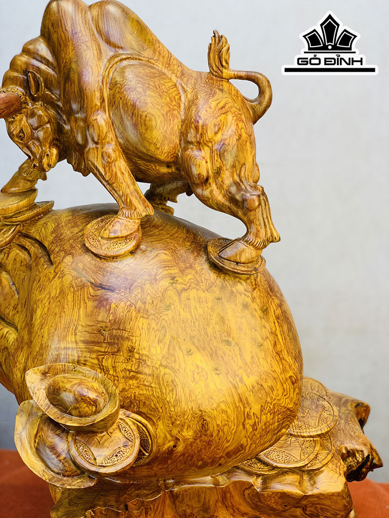 Tượng Bò Tót Gỗ Cẩm Cao 64 Ngang 60 Sâu 36 (cm)