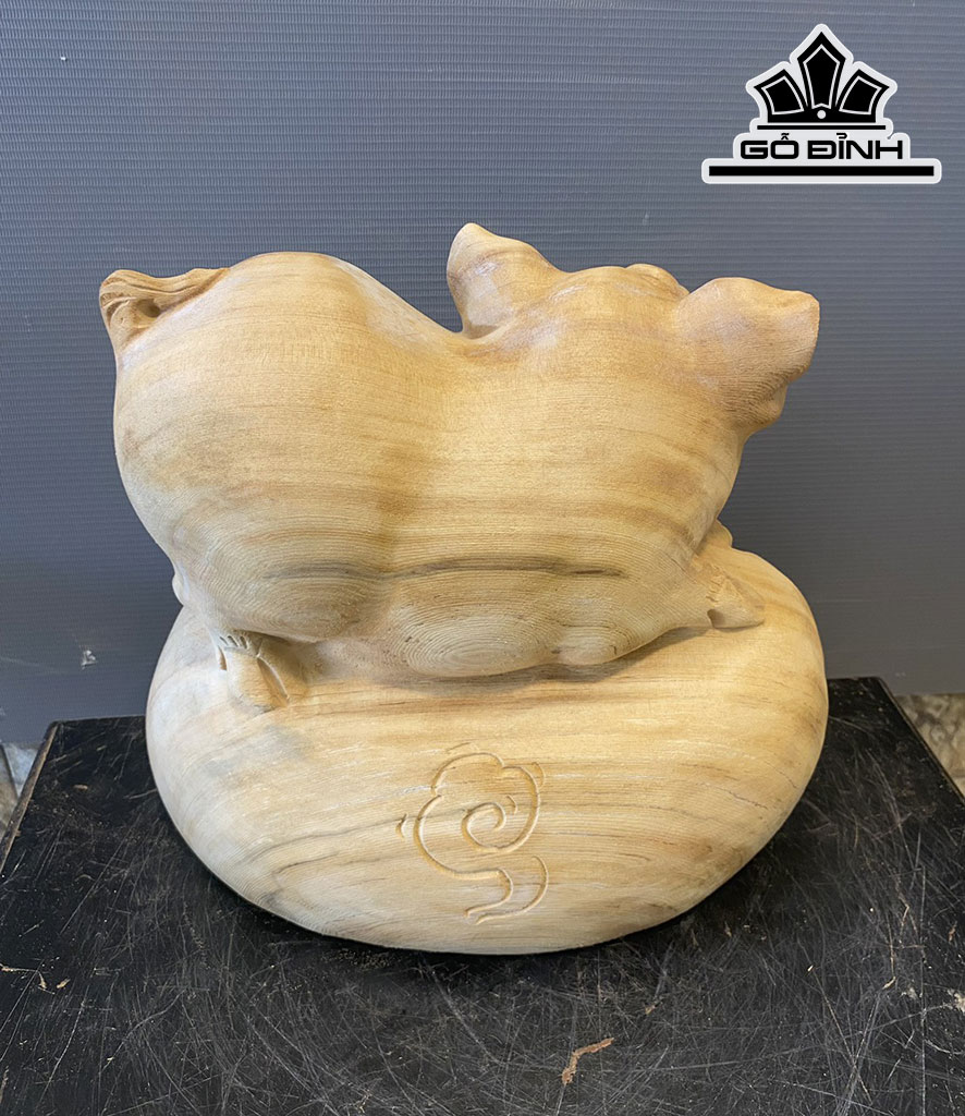 Tượng Heo Gỗ Ngọc Am Cao 25 Ngang 29 Sâu 21 (cm)