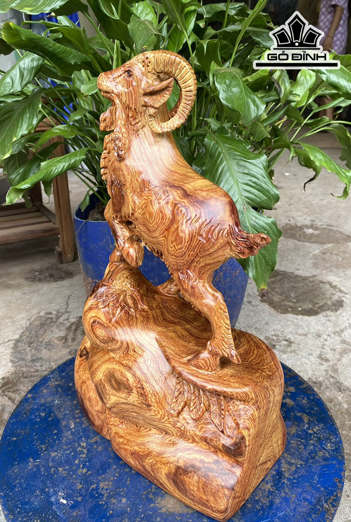Tượng Nhất Dương Gỗ Cẩm Cao 39 Ngang 26 Sâu 13 (cm)