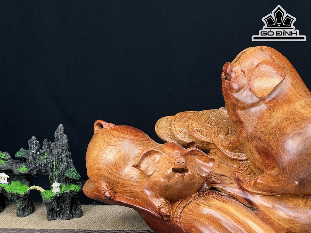 Tượng Heo Gỗ Hương Cao 32 Ngang 48 Sâu 32 (cm)