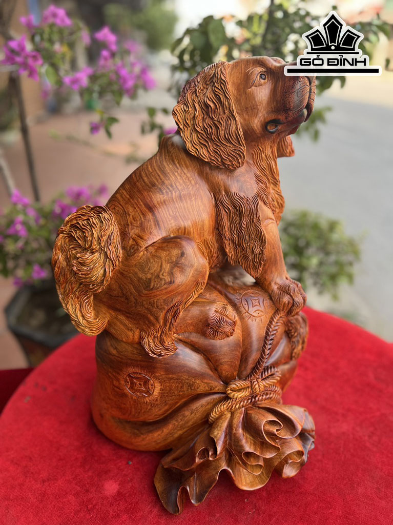 Tượng Chó Gỗ Hương Cao 48 Ngang 38 Sâu 34 (cm)