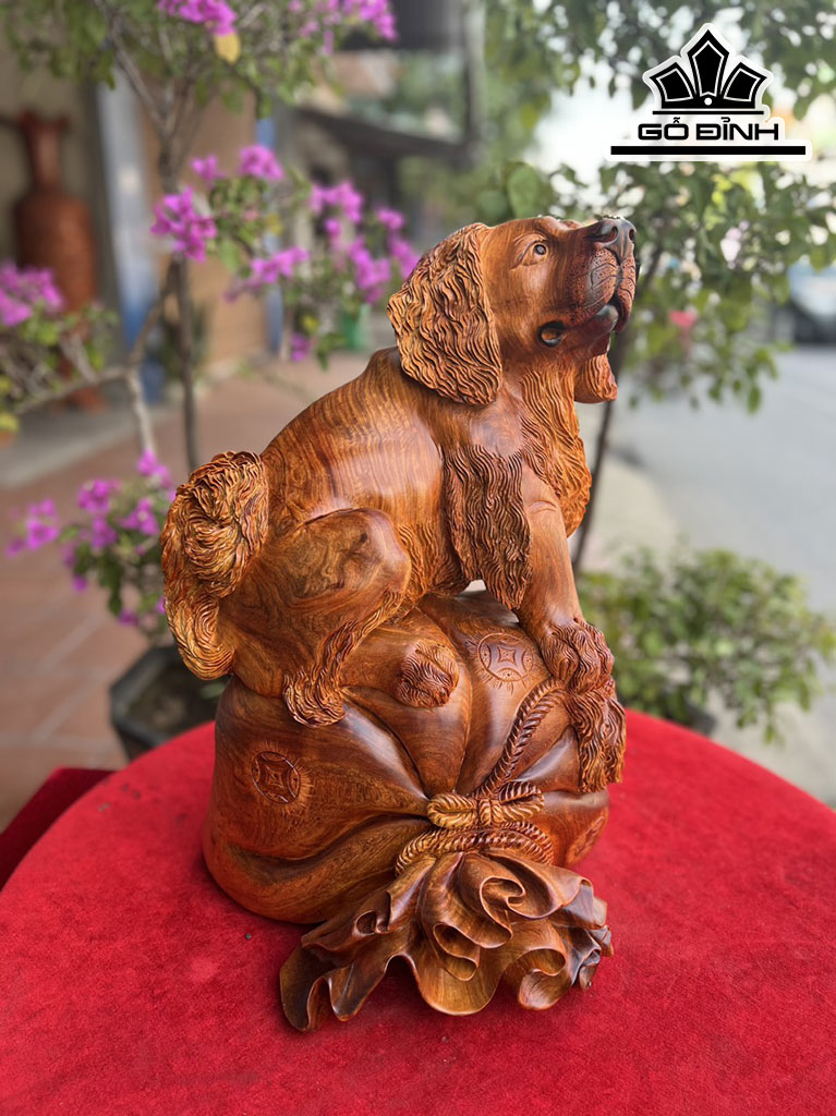 Tượng Chó Gỗ Hương Cao 48 Ngang 38 Sâu 34 (cm)