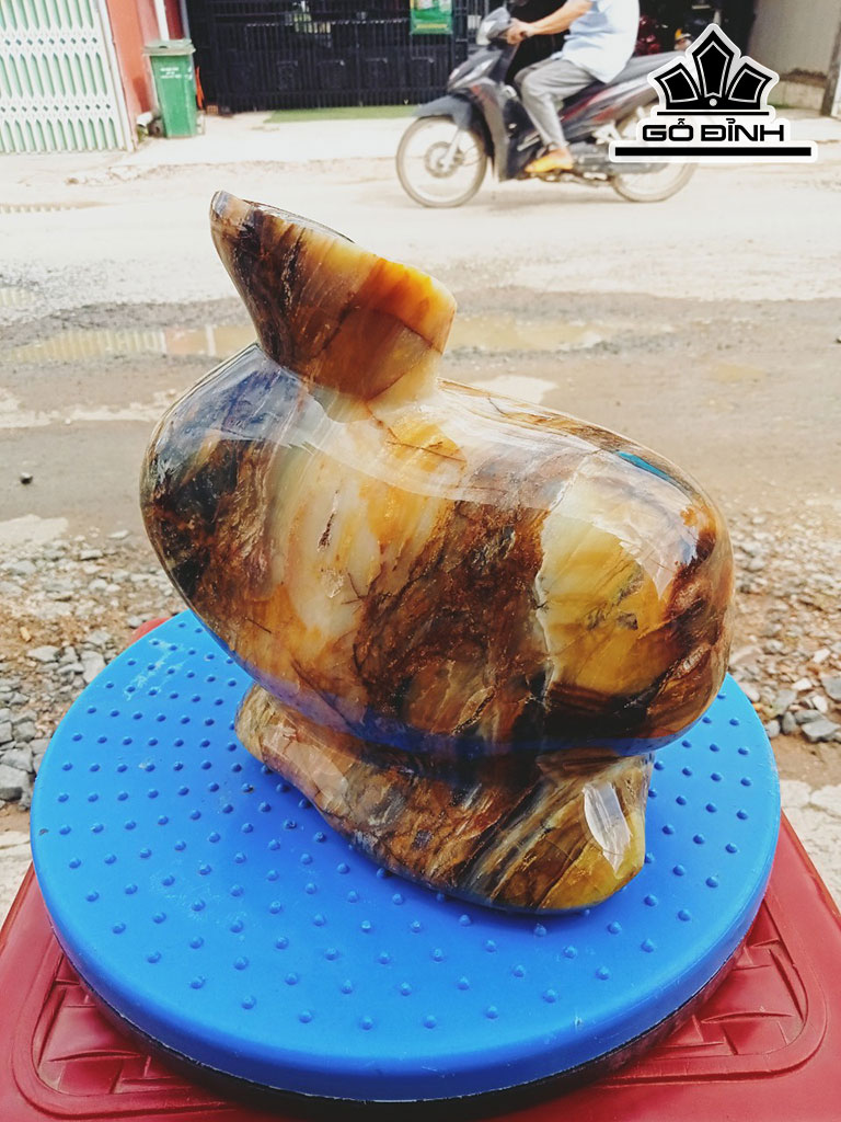 Tác Phẩm Gỗ Hóa Ngọc Cao 18 Ngang 17 (cm) 3,5kg