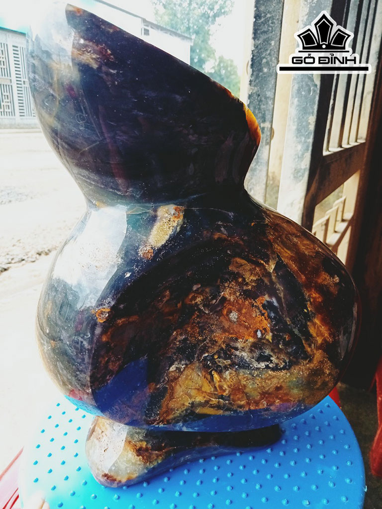 Tác Phẩm Gỗ Hóa Ngọc Cao 28 Ngang 20 (cm) 7,5kg