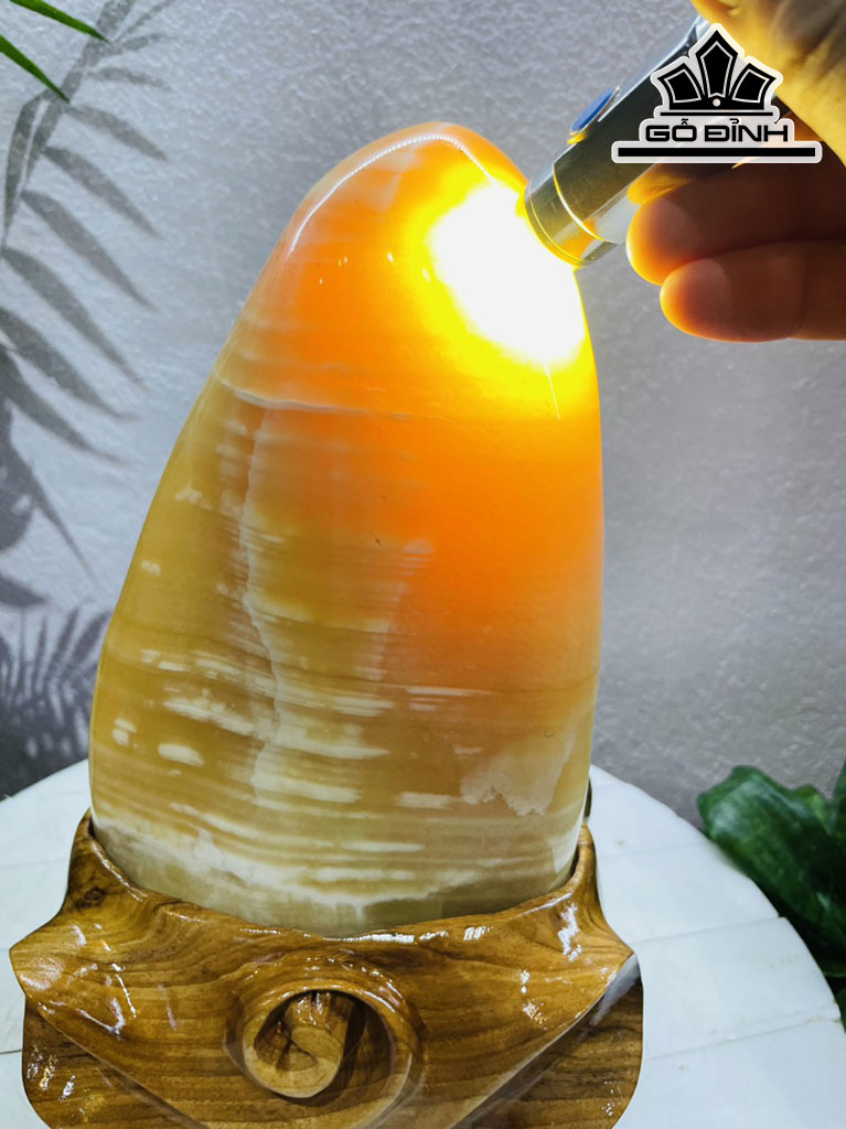 Tác Phẩm Đá Ngọc Hoàng Long Cao 30 Ngang 16 (cm) 6kg