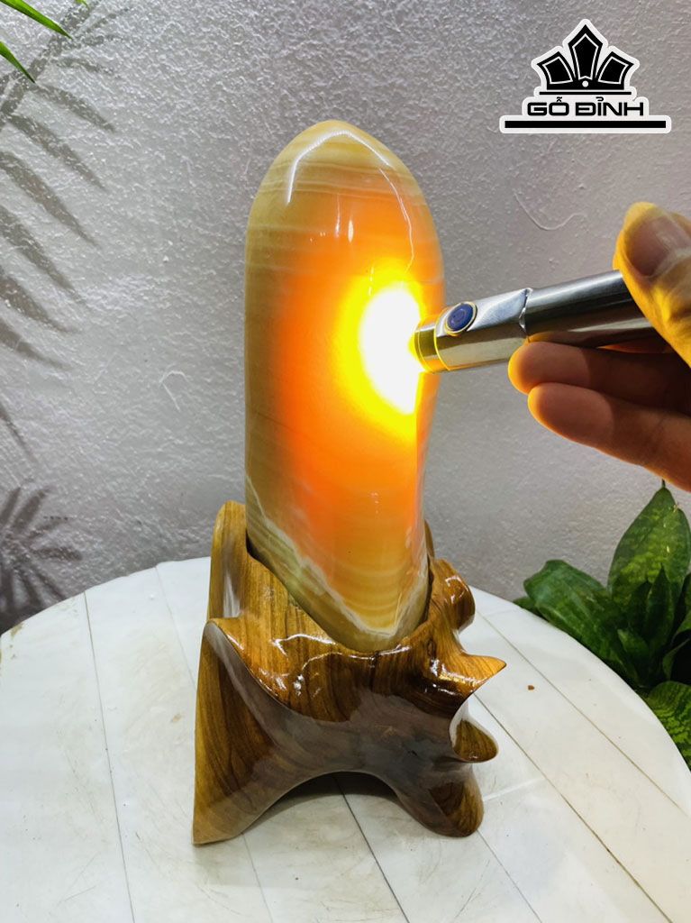 Tác Phẩm Đá Ngọc Hoàng Long Cao 30 Ngang 16 (cm) 6kg