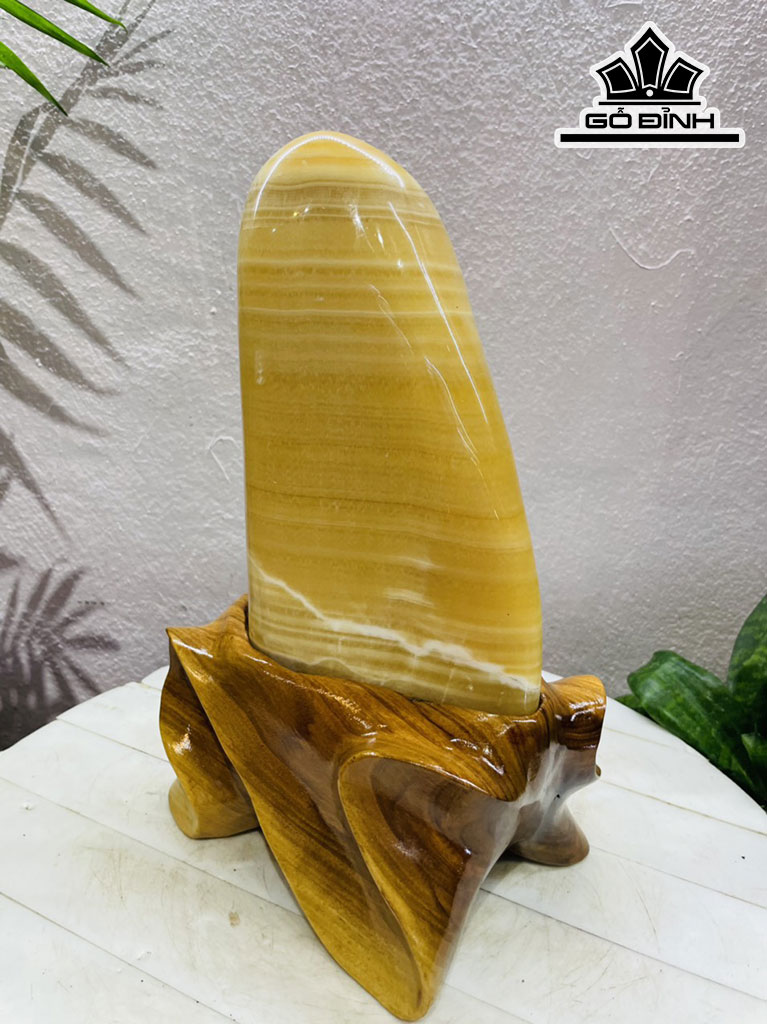 Tác Phẩm Đá Ngọc Hoàng Long Cao 30 Ngang 16 (cm) 6kg