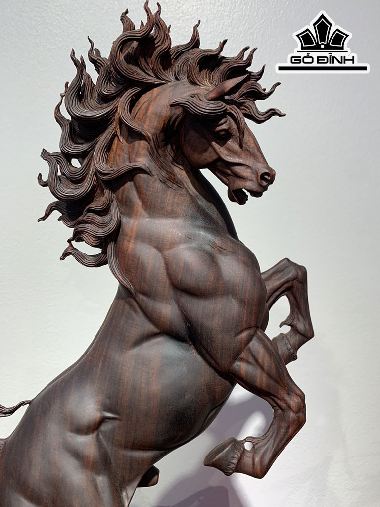 Tượng Ngựa Phong Thủy (Nhất Mã Phi Thiên) Gỗ Trắc Cao 52 Ngang 33 Sâu 15 (cm)