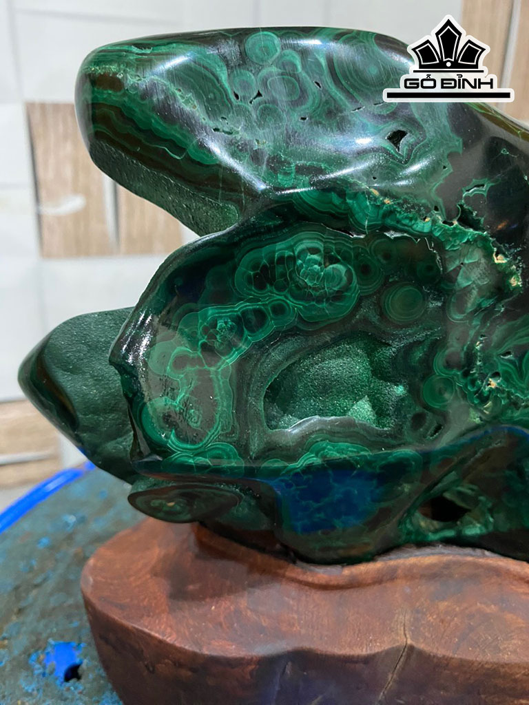 Tác Phẩm Đá Malachite Cao 16 Ngang 17 (cm)  1,9kg