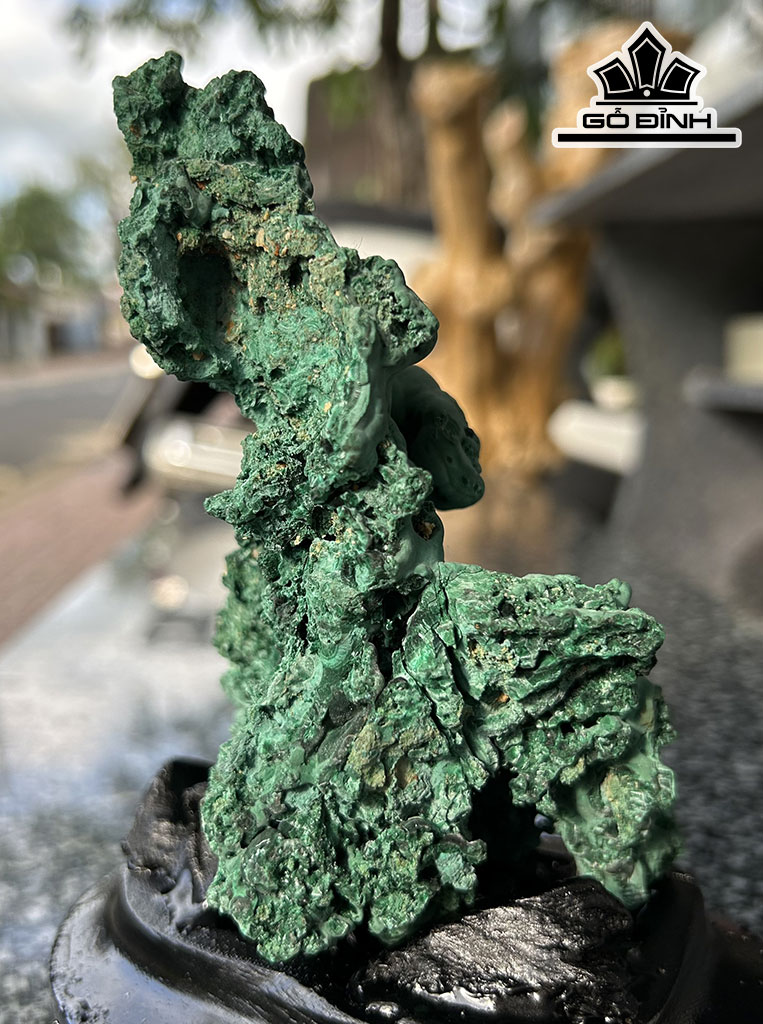 Tác Phẩm Đá Malachite Cao 17 Ngang 12 (cm)  759g