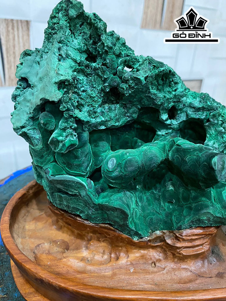Tác Phẩm Đá Malachite Cao 17 Ngang 15 (cm)  2,2kg