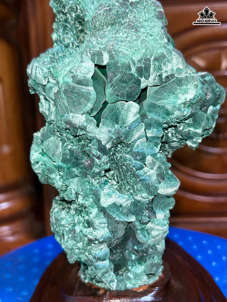 Tác Phẩm Đá Malachite Cao 18 (cm) 1kg