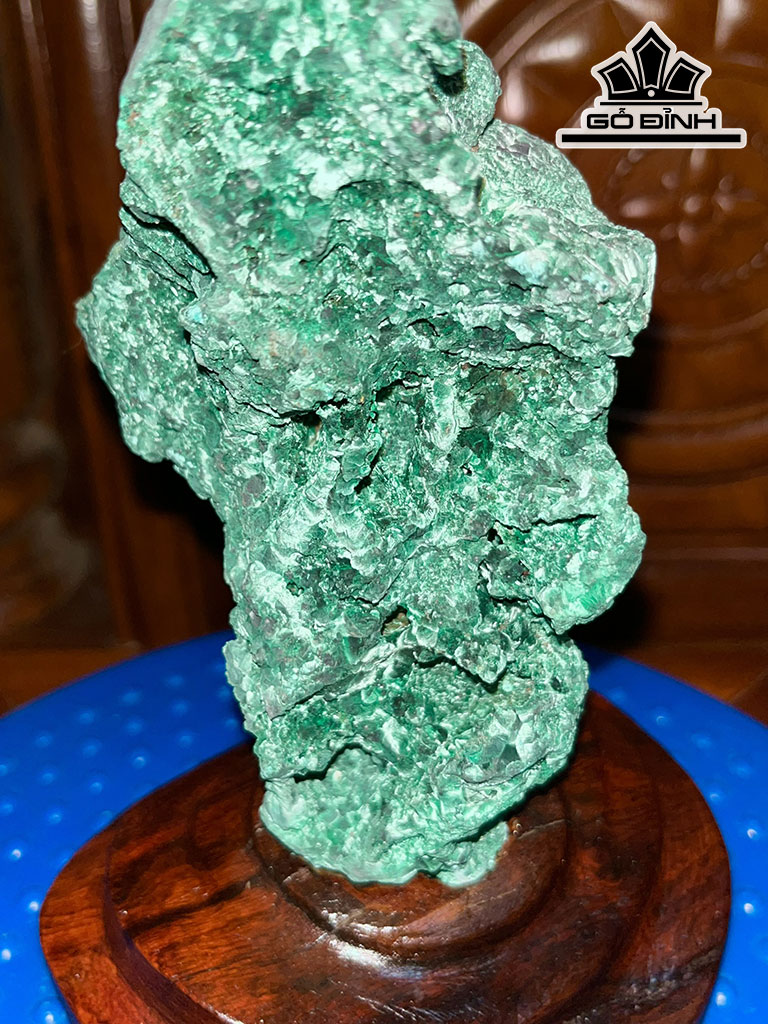 Tác Phẩm Đá Malachite Cao 18 (cm) 1kg
