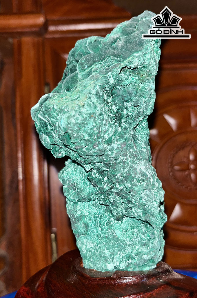 Tác Phẩm Đá Malachite Cao 18 (cm) 1kg