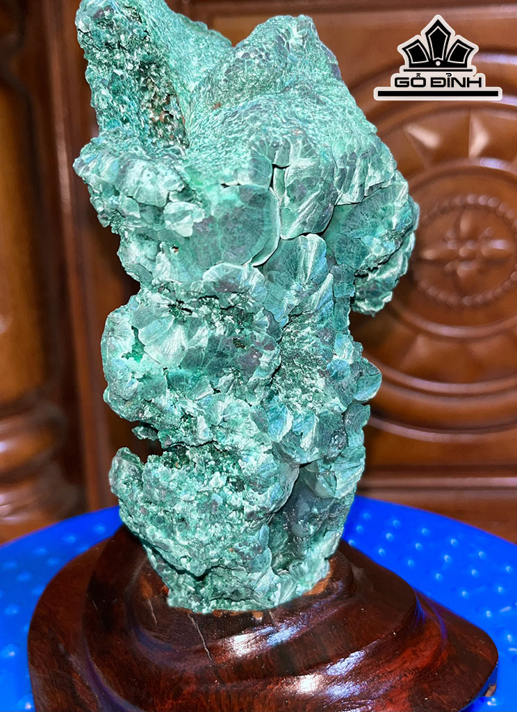 Tác Phẩm Đá Malachite Cao 18 (cm) 1kg