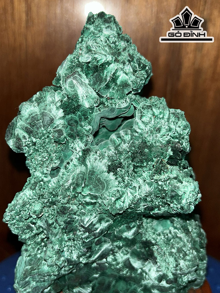 Tác Phẩm Đá Malachite Cao 20 Ngang 12 (cm)  2,2kg