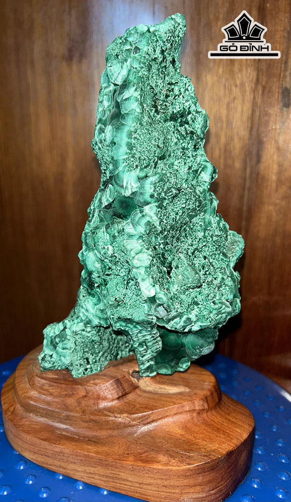 Tác Phẩm Đá Malachite Cao 21 (cm)  1,3kg
