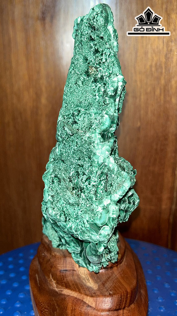 Tác Phẩm Đá Malachite Cao 21 (cm)  1,3kg