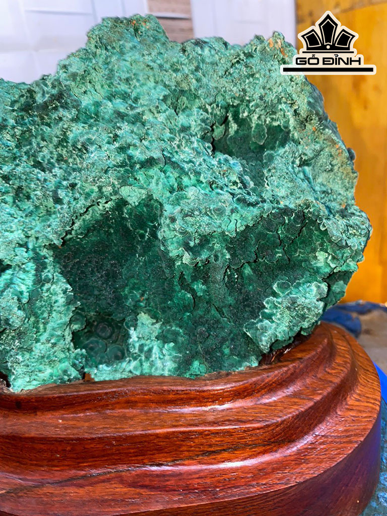 Tác Phẩm Đá Malachite Cao 24 Ngang 19 (cm)  4,5kg