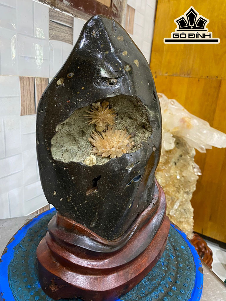 Tác Phẩm Hoa Đá Đá Aragonit Cao 32 (cm) 5,8kg