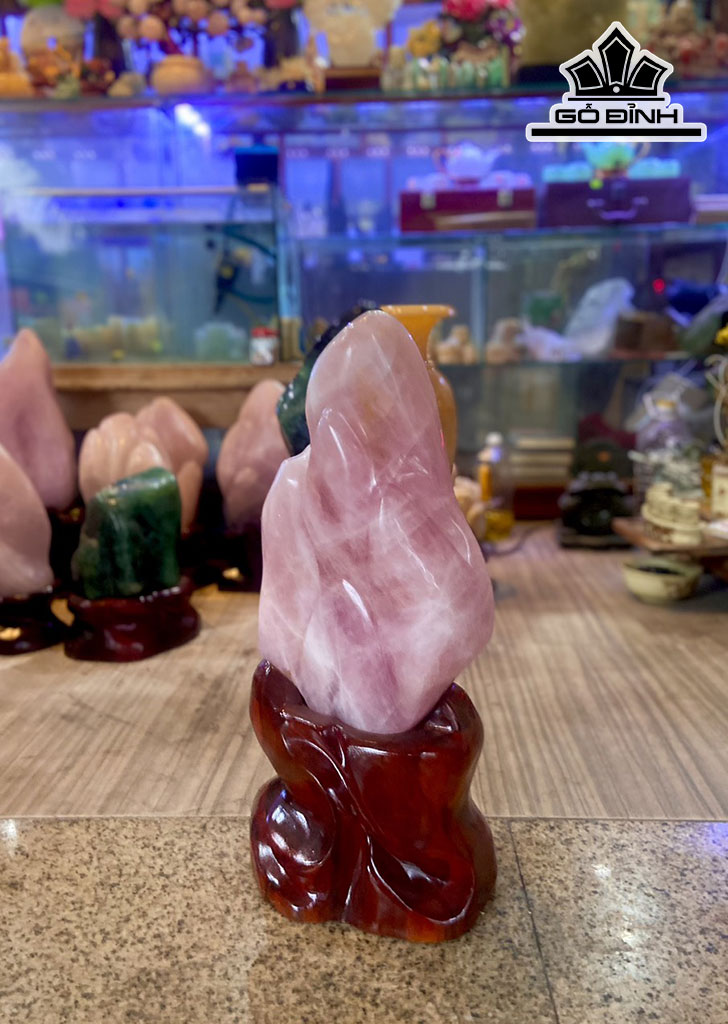 Đá Cảnh Đá Thạch Anh Hồng Cao 58 Ngang 27 (cm) 17,4