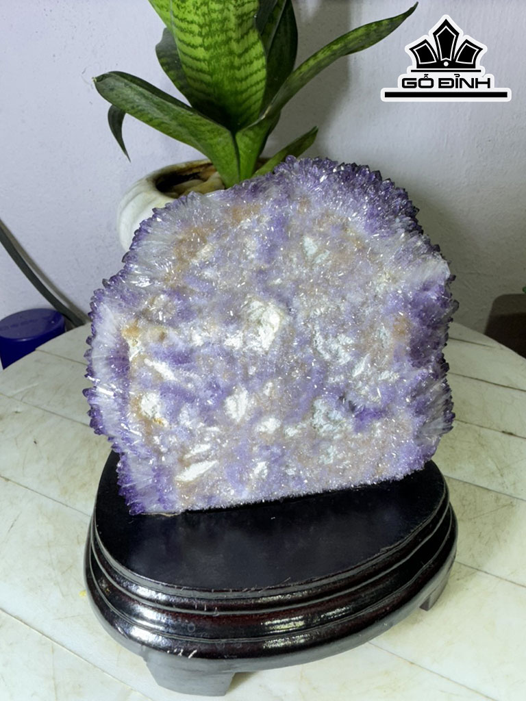 Tác Phẩm Đá Thạch Anh Tím Cao 17 Ngang 13 (cm) 2kg