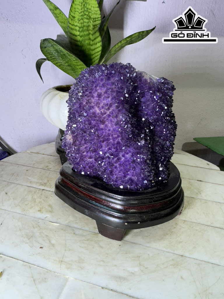 Tác Phẩm Đá Thạch Anh Tím Cao 17 Ngang 13 (cm) 2kg