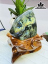 Tác Phẩm Đá Xà Cừ (Labradorite) Cao 20 Ngang 15 (cm) 3kg