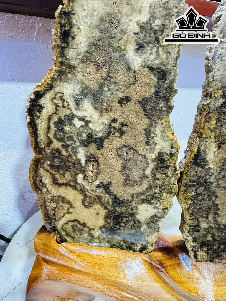 Tác Phẩm Gỗ Hóa Thạch Cao 39 Ngang 30 (cm) 6,8kg