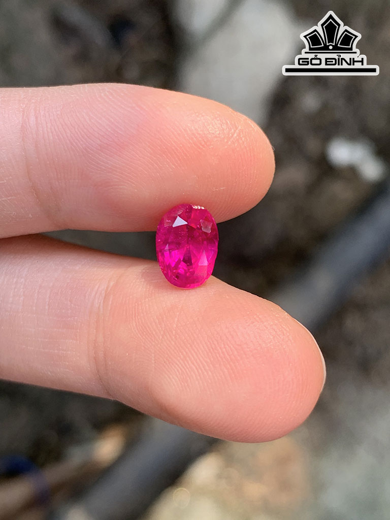 Viên Đá Đá Ruby Cao 8 Ngang 5,6 Sâu 4,5 (mm) 1,83cts