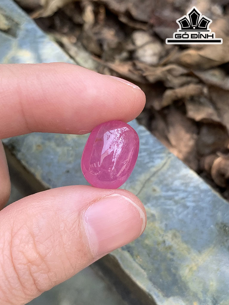 Viên Đá Ruby Cao 13,5 Ngang 10,2 Sâu 7 (mm) 16cts