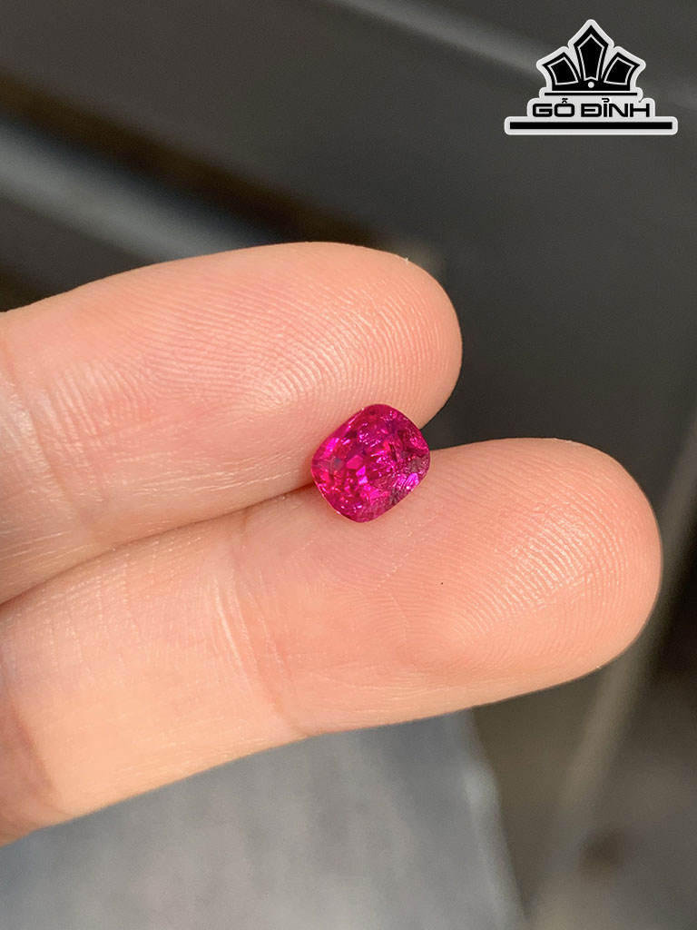 Viên Đá Ruby Chưa Nhiệt Cao 6,1 Ngang 5 Sâu 4 (mm) 1,08cts